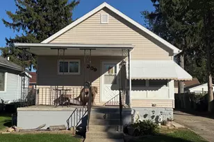 809 Lake St, Hobart, IN 46342 - Photo 1