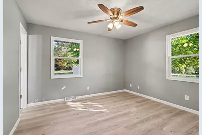 383 E 1050 N, Chesterton, IN 46304 - Photo 13