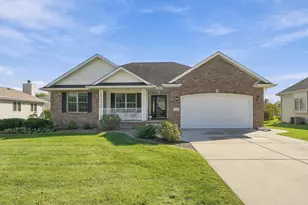 1424 Edgewater Rd, Crown Point, IN 46307 - Photo 1