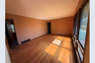 720 W 52nd Place, Gary, IN 46410 - Photo 3