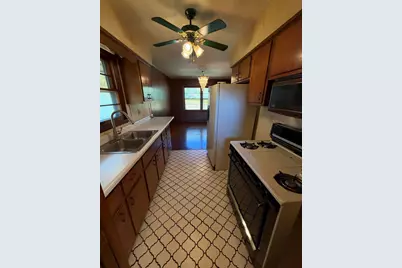 720 W 52nd Place, Gary, IN 46410 - Photo 5