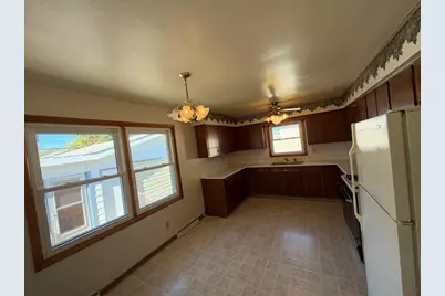 10004 Erie Place, Highland, IN 46322 - Photo 9