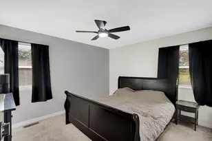 381 Greendale Dr, Valparaiso, IN 46385 - Photo 9