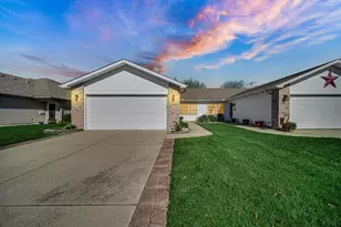 1650 Aspen Dr, Crown Point, IN 46307 - Photo 1