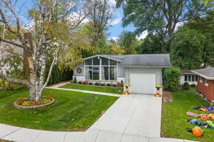 604 Elmhurst St, Valparaiso, IN 46385 - Photo 3