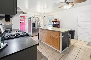 372 Riviera Cir, Valparaiso, IN 46385 - Photo 5