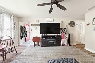 372 Riviera Cir, Valparaiso, IN 46385 - Photo 11