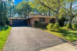 538 Dogwood Dr, Dyer, IN 46311 - Photo 1