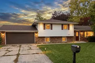 3605 E Engel Dr, Valparaiso, IN 46383 - Photo 1