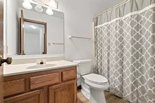 3906 Oak Grove Dr, Valparaiso, IN 46383 - Photo 23