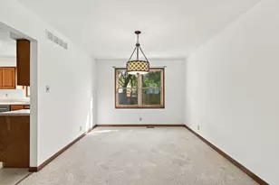 3906 Oak Grove Dr, Valparaiso, IN 46383 - Photo 7