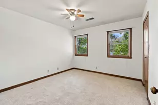 3906 Oak Grove Dr, Valparaiso, IN 46383 - Photo 19
