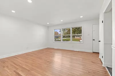 1101 E 71st Avenue, Schererville, IN 46375 - Photo 3