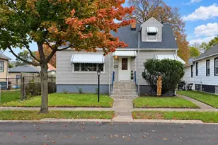 14123 S Mackinaw Ave, Burnham, IL 60633 - Photo 1