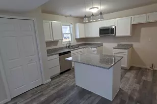 8528 Florida St, Merrillville, IN 46410 - Photo 13