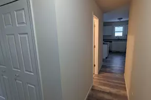 8528 Florida St, Merrillville, IN 46410 - Photo 5