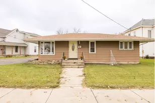 111 N McKinley Ave, Rensselaer, IN 47978 - Photo 1