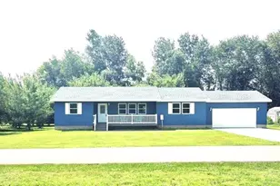 9004 Estates Dr, Demotte, IN 46310 - Photo 1