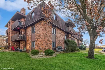 2109 45th Street #207, Highland, IN 46322 - Photo 1