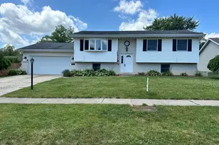 319 Tulip Ln, Lowell, IN 46356 - Photo 1