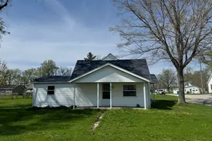 614 E Washington St, Morocco, IN 47963 - Photo 1