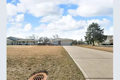 643 W 78th Avenue, Merrillville, IN 46410 - Photo 1