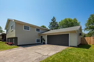 133 Crestwood Dr, Michigan City, IN 46360 - Photo 1