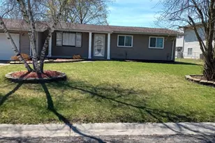 416 Sturgeon Dr, Valparaiso, IN 46385 - Photo 1