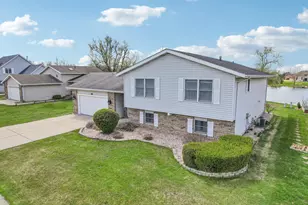 2806 Painted Leaf Dr, Crown Point, IN 46307 - Photo 1