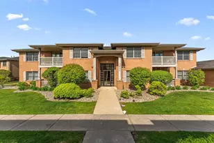 9826 Wildwood Cir, Munster, IN 46321 - Photo 1