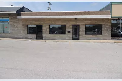 1608 Lincolnway #D/e, Valparaiso, IN 46383 - Photo 1