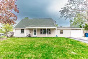 728 Long Run Rd, Valparaiso, IN 46385 - Photo 1