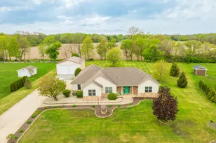 864 Whitestone Dr, Valparaiso, IN 46383 - Photo 1