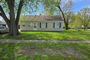 1118 Dearborn Cir, Gary, IN 46403 - Photo 1