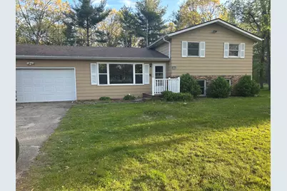 300 9th Avenue NW, Demotte, IN 46310 - Photo 1