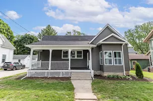 104 N Greenwich St, Valparaiso, IN 46383 - Photo 1