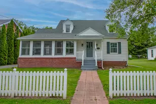 110 N Newton St, Goodland, IN 47948 - Photo 1