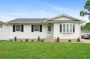 854 W 70th Pl, Merrillville, IN 46410 - Photo 1