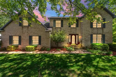 579 Fleetwood Drive N, Valparaiso, IN 46385 - Photo 1