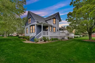 1120 W Beam St, Chesterton, IN 46304 - Photo 1