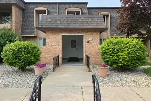 435 Old Stone Rd, Munster, IN 46321 - Photo 1