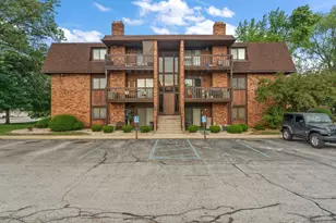 935 W Glen Park Ave, Griffith, IN 46319 - Photo 1