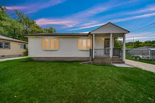 909 E 36th Pl, Lake Station, IN 46342 - Photo 1