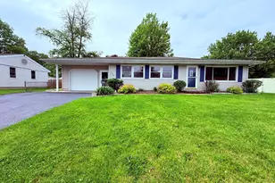 376 W Millport Dr, Valparaiso, IN 46385 - Photo 1