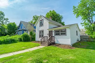 305 Indiana Ave, Valparaiso, IN 46383 - Photo 1