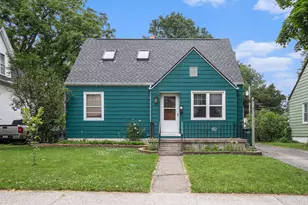 482 Grove Ave, Valparaiso, IN 46385 - Photo 1