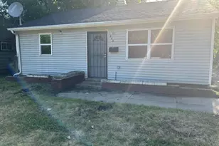 942 Durbin St, Gary, IN 46406 - Photo 1