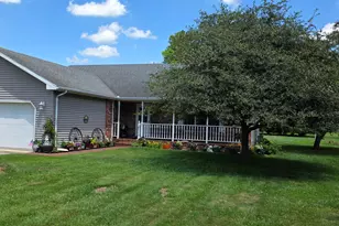 609 Cedar St SW, Demotte, IN 46310 - Photo 1