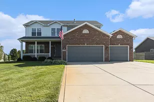 524 Scenic View Ave, Valparaiso, IN 46385 - Photo 1