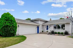 105 Willow Ln, Schererville, IN 46375 - Photo 1